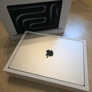 맥북 프로 14 M4 Pro 칩 실버 상태최상