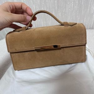 벨르리아 포쉐트백/새제품/정상가349000원