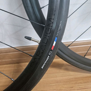 트렉 본트레거 24림 알루 기본휠 R1타이어 로터