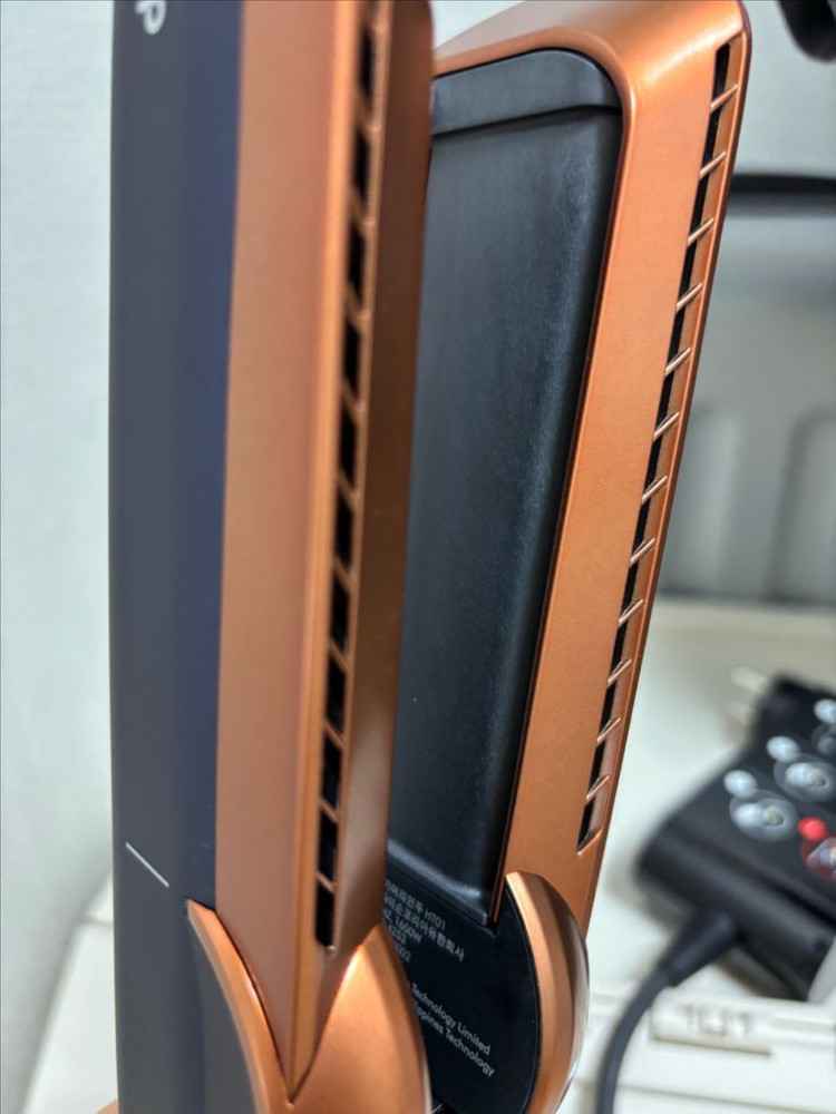 다이슨 에어스트레이트너 이미지