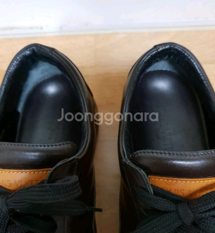 정품 남성 루이비통 천연가죽 스니커즈 8 1/2--1