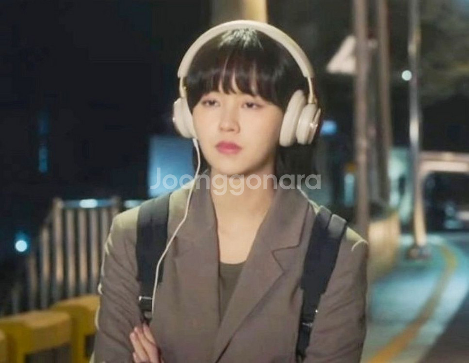 굿보이 김소현 헤드셋 뱅앤올룹슨 베오플레이 hx--1