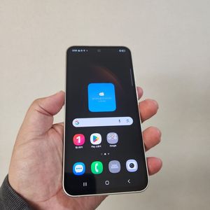 갤럭시 S23FE 화이트 256기가 SS급 팔아요~