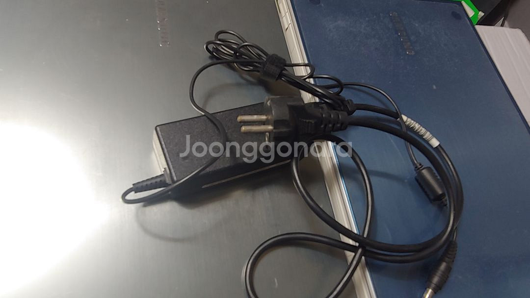 삼성 노트북 AMD (NT305V5A- 2종)팝니다.--0