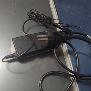 삼성 노트북 AMD (NT305V5A- 2종)팝니다.