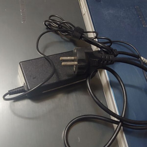 삼성 노트북 AMD (NT305V5A- 2종)팝니다.