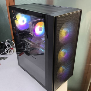 9600x 32g RTX 5070 게임용 컴퓨터 본체
