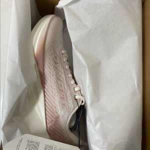 다이나핏 스카이 스피드 런닝화 245 새상품