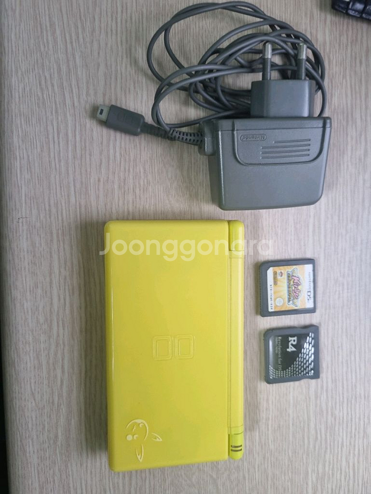 닌텐도 dsl 피카츄 한정판 팔아요--0