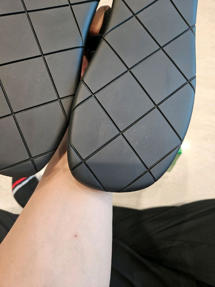 보테가 샌들 이미지