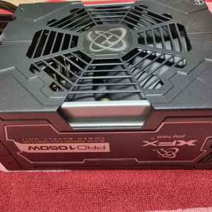 XFX PRO 1050W 블랙 에디션 풀 모듈러 파워