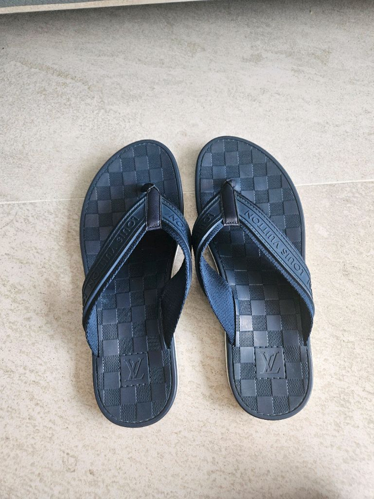 루이비통 샌들 이미지