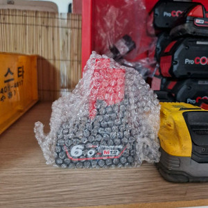 밀워키배터리 M12B6 M12 6.0AH 미사용신품.완