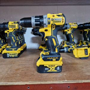 디월트충전함마드릴DCD796 배터리포함 A2-3번