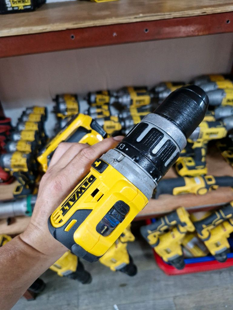 디월트충전함마드릴DCD796 배터리포함 A2-3번 이미지