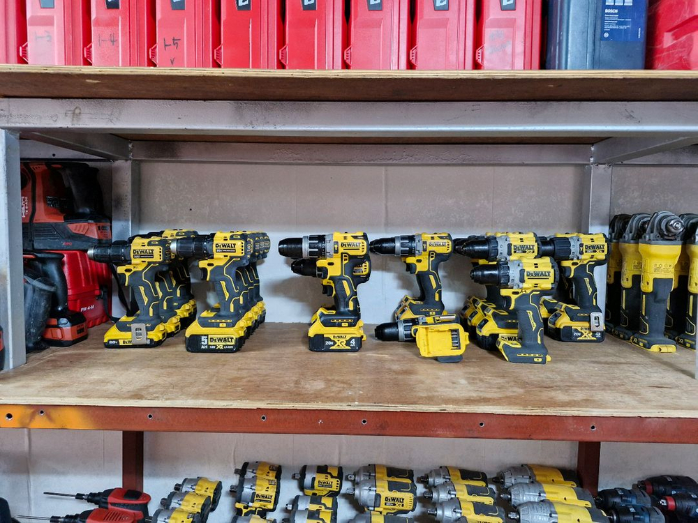 디월트충전함마드릴DCD796 배터리포함 A2-3번 이미지