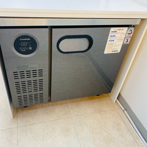 스타리온 업소용 테이블 냉동고 900