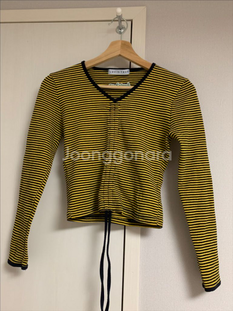 러브이즈트루 스트링 티--1