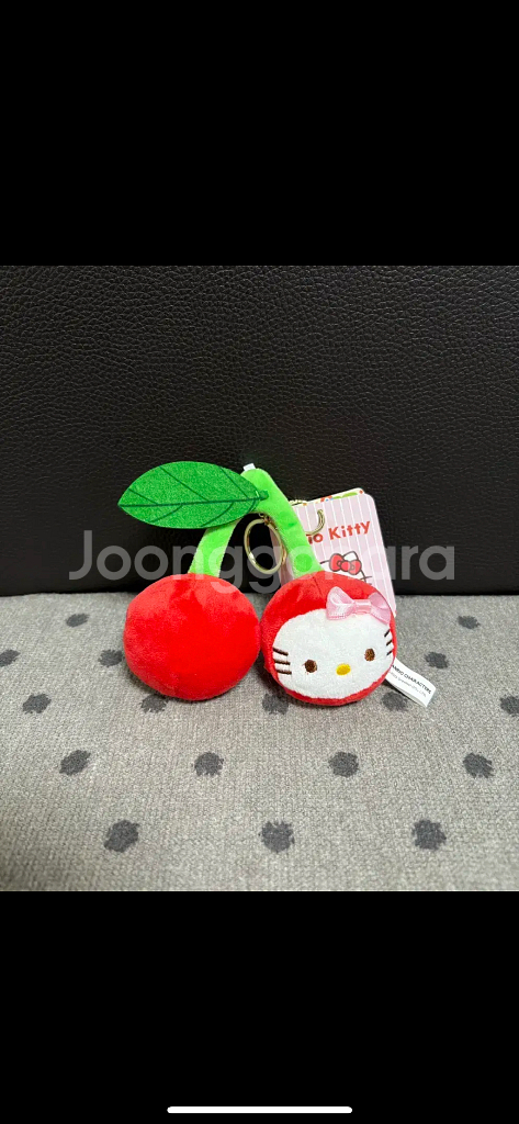 *새상품)정품 헬로키티체리 인형키링--1