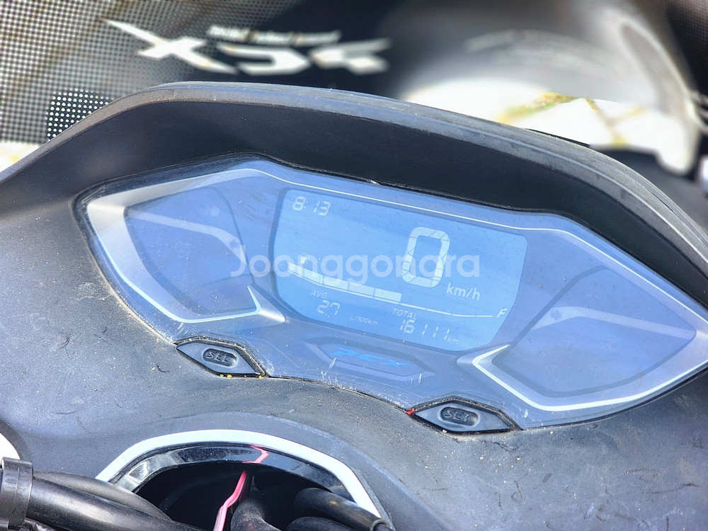 21년식 PCX125 ABS 화이트 1.6km 팝니다.--7