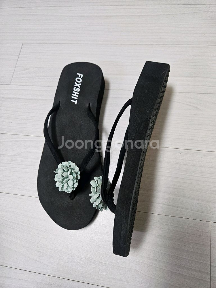 급매 새상품) 가벼운 민트 꽃송이 웨지힐 쪼리 슬리퍼--0