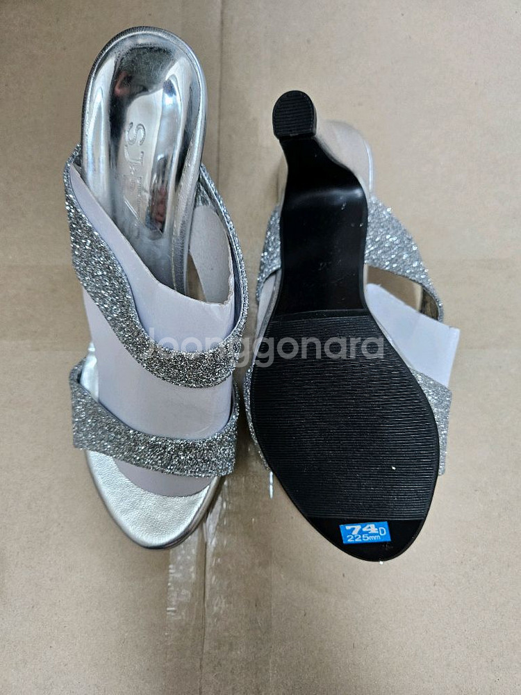 급매 새상품) 실버펄 이선 8cm 하이힐 뮬 여성 샌들--2