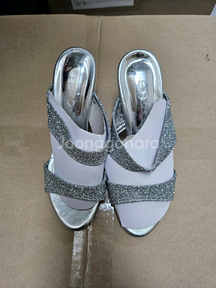 급매 새상품) 실버펄 이선 8cm 하이힐 뮬 여성 샌들--1