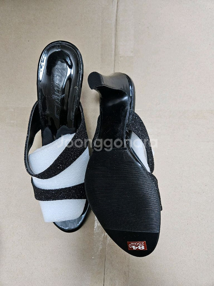 급매 새상품) 블랙펄 이선 8cm 하이힐 뮬 여성 샌들--2