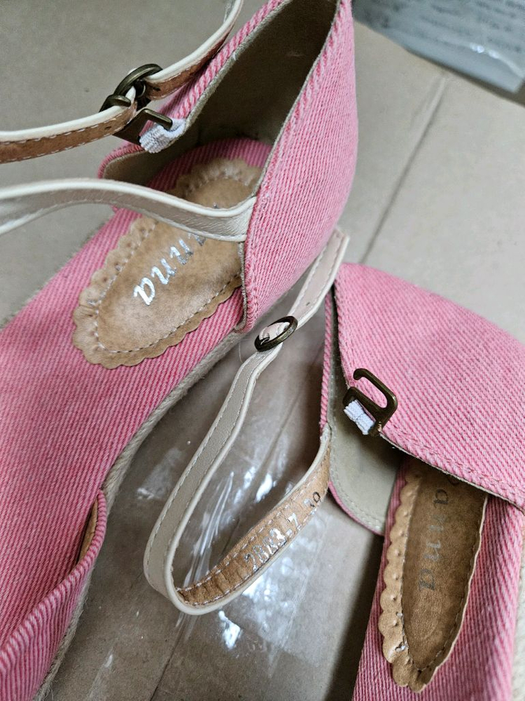 급매 새상품) 스트랩 에스파듀 웨지힐 샌들 슬리퍼 여성--3