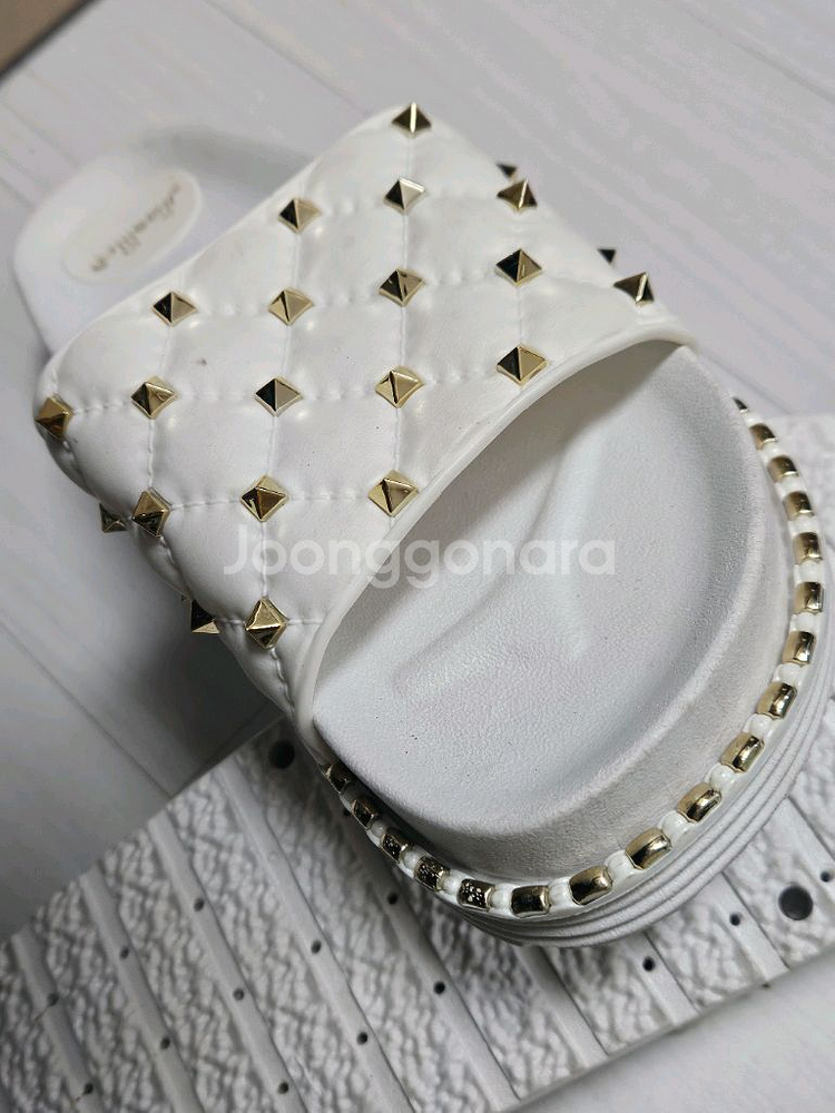 급매 새상품) 골드징 슬리퍼 여성 샌들 245--3