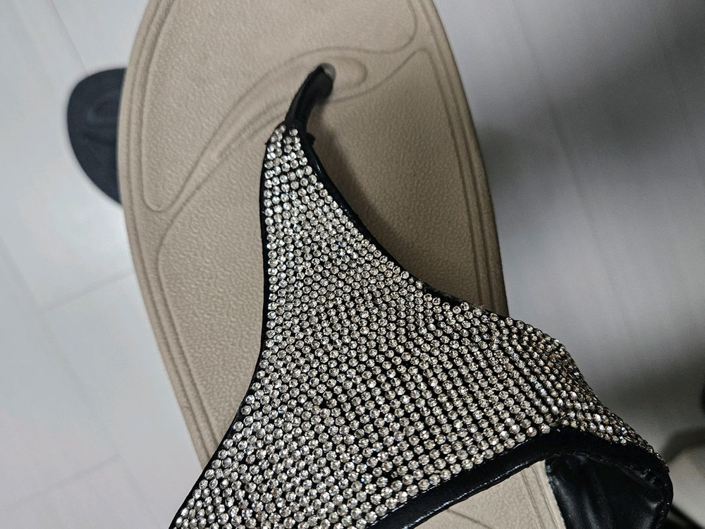 급매 새상품) 큐빅 쪼리 조리 쿠션감 좋은 슬리퍼 여성--3