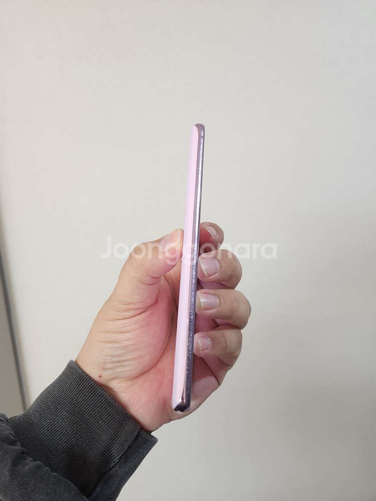갤럭시 S20FE 클라우드라벤더 128기가 SS급 팔아--5