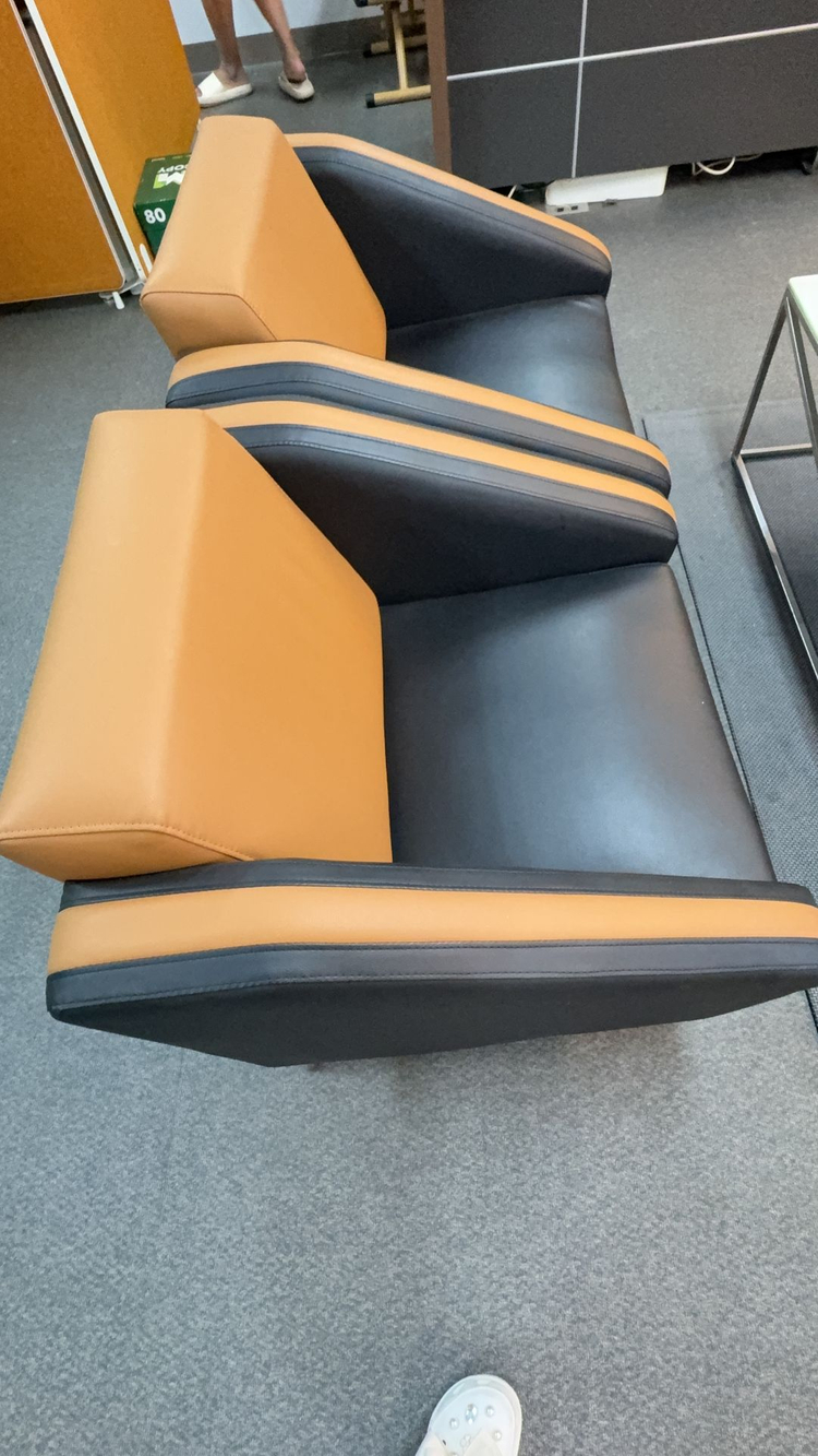 사무실애서 사용하던 쇼파 이미지