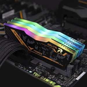 팀그룹T-Force 16GB DDR4-2666 CL15