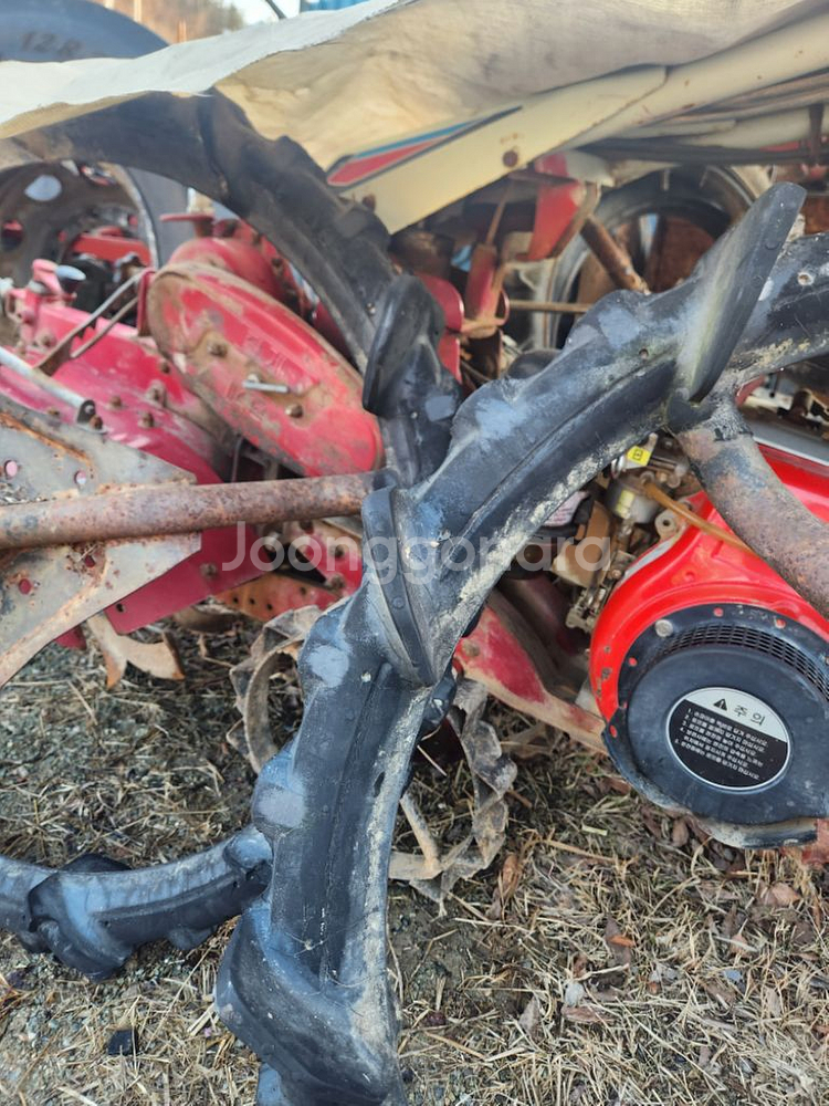 동양 구형 승용이앙기 발통 타이어 팝니다--2