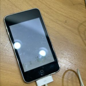 화면 고장난 아이팟 터치