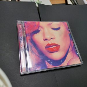 리한나 Loud DVD
