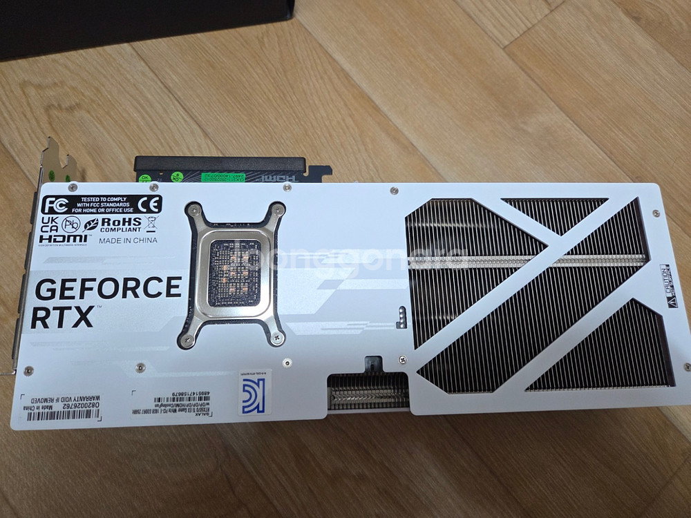 GALAX RTX 5070ti 화이트--3