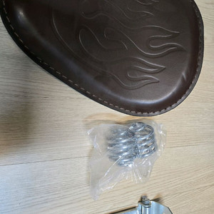 오토바이 용수철 가죽시트