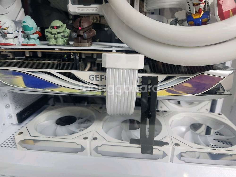 조텍rtx4080 AMP 화이트 팝니다.--0