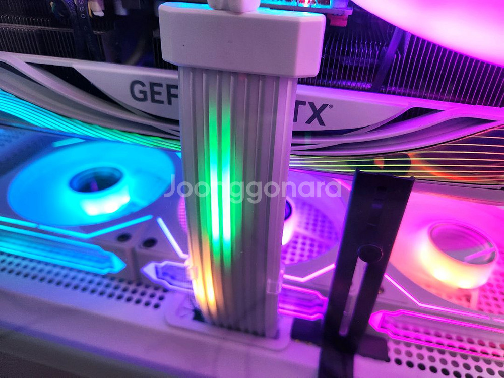 조텍rtx4080 AMP 화이트 팝니다.--1