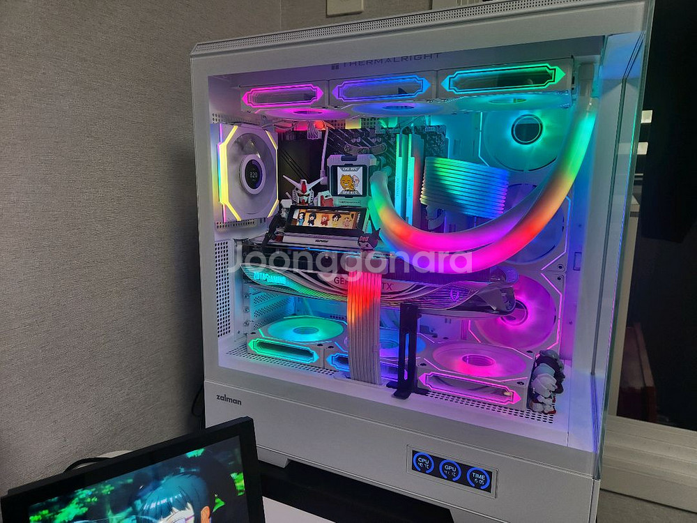 조텍rtx4080 AMP 화이트 팝니다.--2