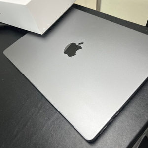 맥북프로 14인치 M3 8GB 512SSD spg