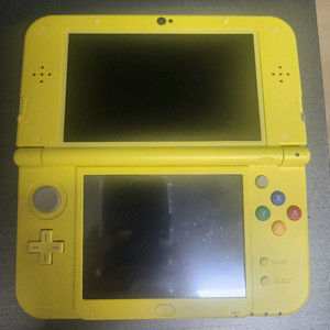 닌텐도 3DS 피카츄 에디션