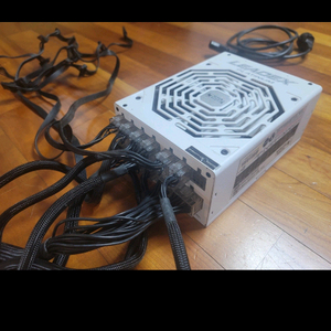 슈퍼플라워 플래티넘 1000와트 파워