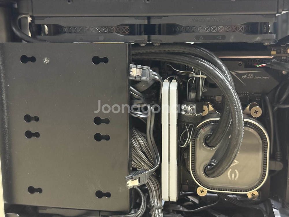 sff 미니itx 본체 5900x / 2070s 64g--5