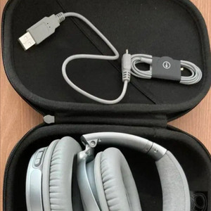 Bose QC35 실버 헤드폰