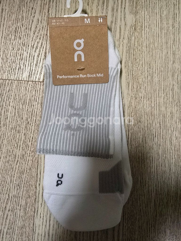 [M]온 러닝 로고 삭스 화이트 새상품 정가양도--2