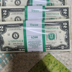 행운의2달러 100장 완전미사용다발입니다