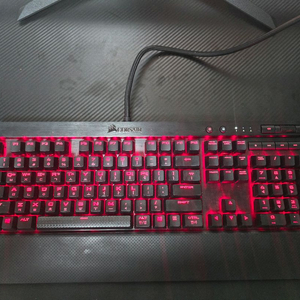 커세어 RedLED 키보드 K70 LUX, 적축